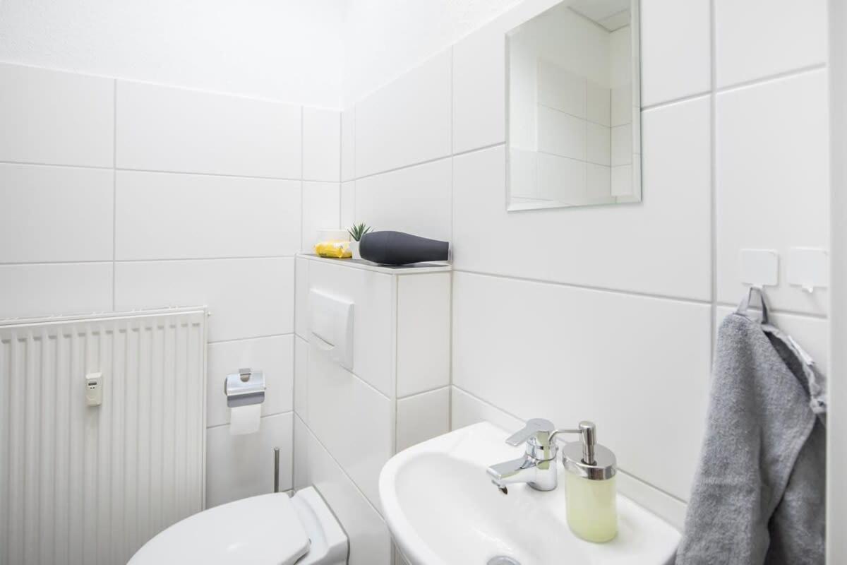 Spacious 2 Bedroom Apartment Hamborg Eksteriør billede